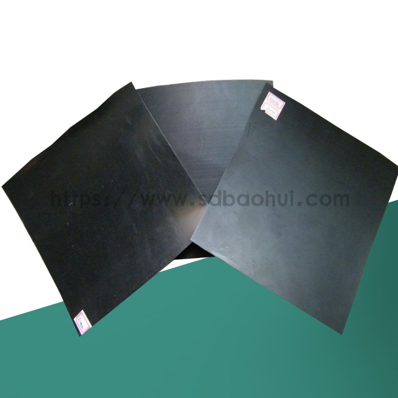 垃圾填埋區面積大，如何防止HDPE膜損壞？