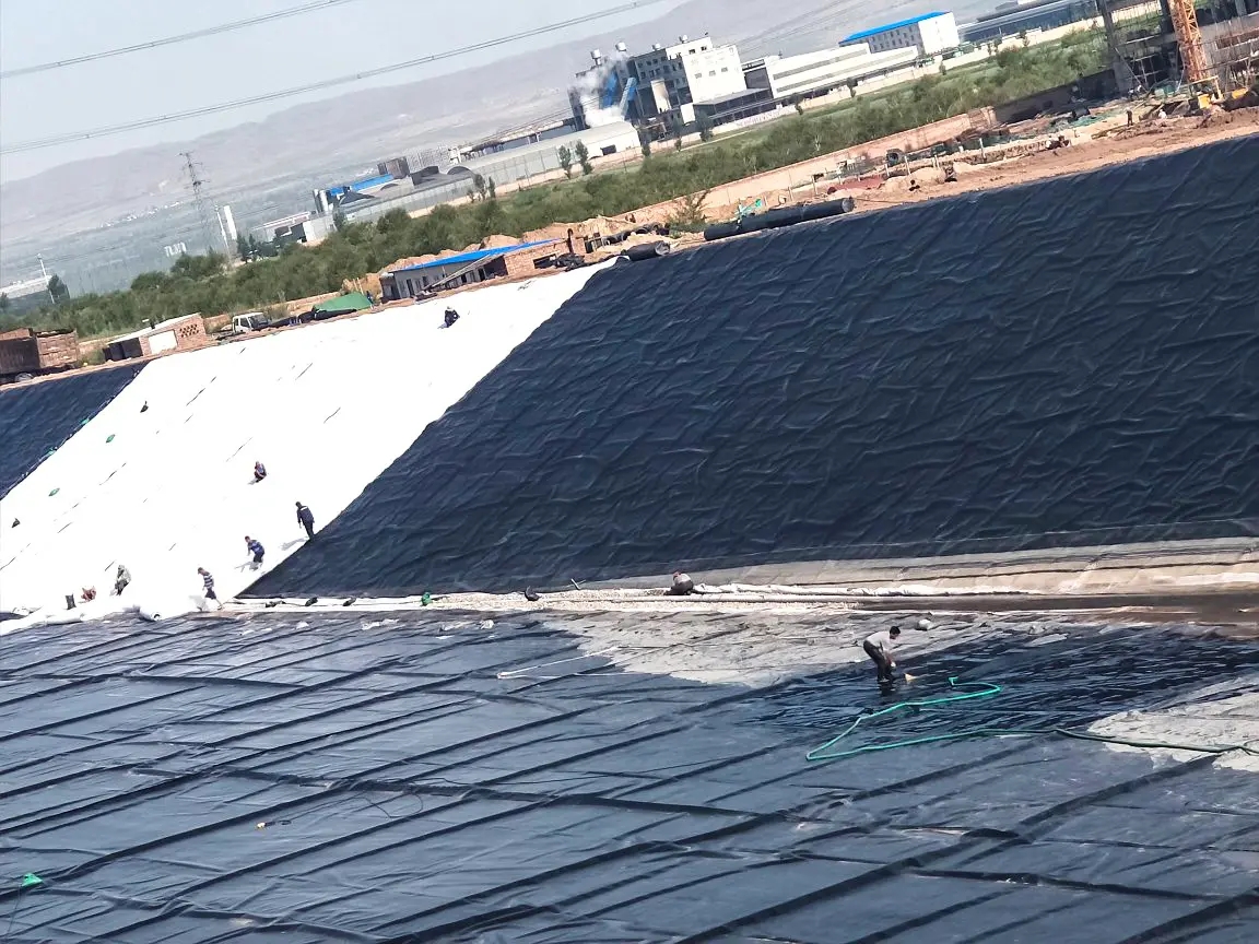 混凝土襯砌渠道內垃圾、淤泥、水銹等雜物，如何修補？
